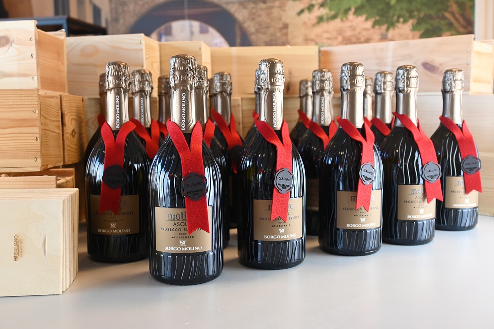 Premium relatiegeschenken en kerstpakketten Premium relatiegeschenken en kerstpakketten